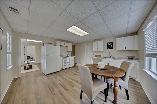 2002 Fairbrook Lane, Woodstock, GA 30189