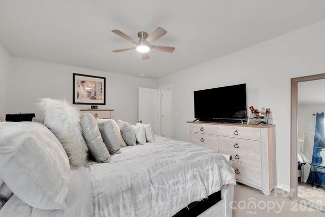 224 Hamptons Cove Road, Troutman, NC 28166