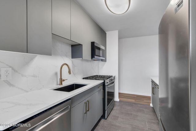 10 Ocean Boulevard 3D, Atlantic Highlands, NJ 07716