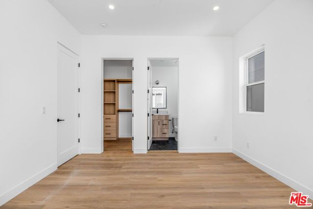 10823 Morrison Street, North Hollywood (los Angeles), CA 91601