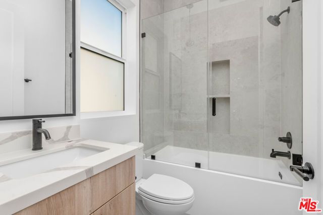 10823 Morrison Street, North Hollywood (los Angeles), CA 91601