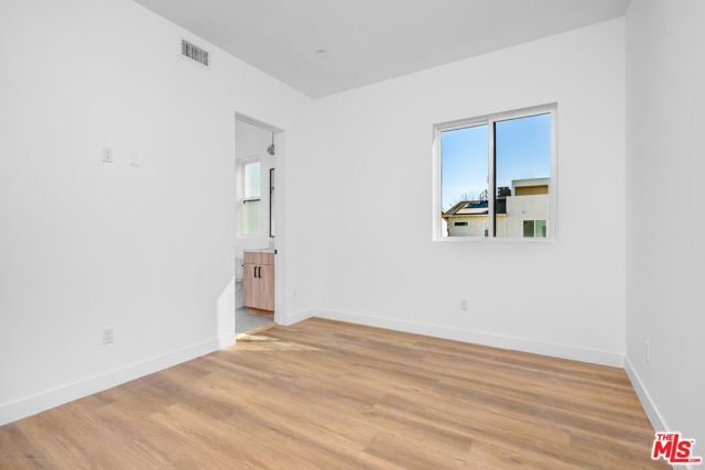 10823 Morrison Street, North Hollywood (los Angeles), CA 91601