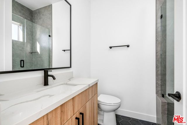10823 Morrison Street, North Hollywood (los Angeles), CA 91601