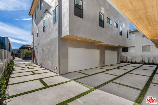 10823 Morrison Street, North Hollywood (los Angeles), CA 91601