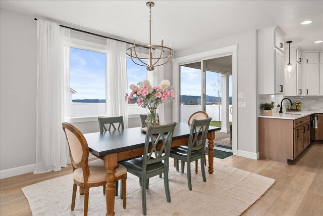 1706 S Morningside Heights Dr, Spokane Valley, WA 99016