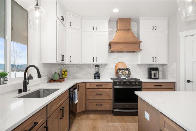 1706 S Morningside Heights Dr, Spokane Valley, WA 99016