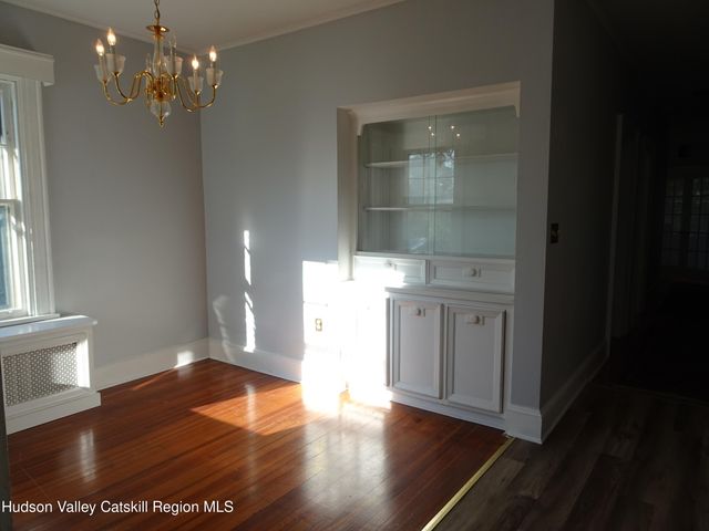 823-825 Columbia 3, Hudson, NY 12534