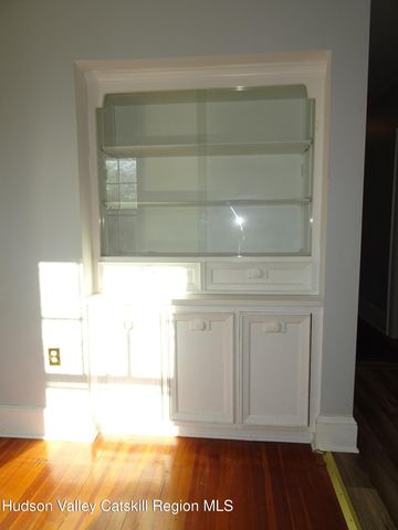 823-825 Columbia 3, Hudson, NY 12534