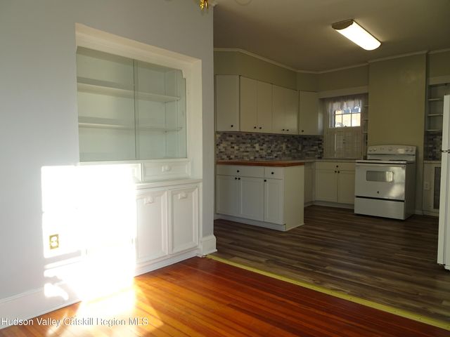 823-825 Columbia 3, Hudson, NY 12534