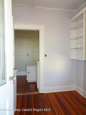 823-825 Columbia 3, Hudson, NY 12534