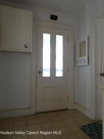 823-825 Columbia 3, Hudson, NY 12534