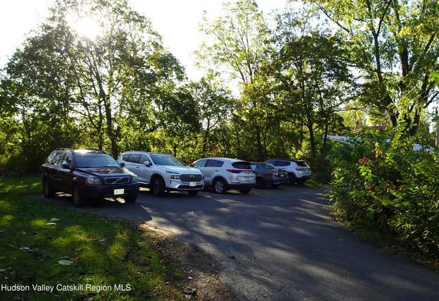 823-825 Columbia 3, Hudson, NY 12534