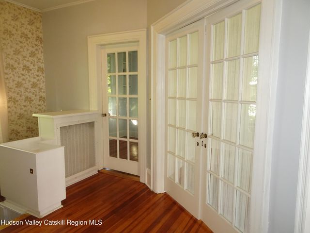 823-825 Columbia 3, Hudson, NY 12534