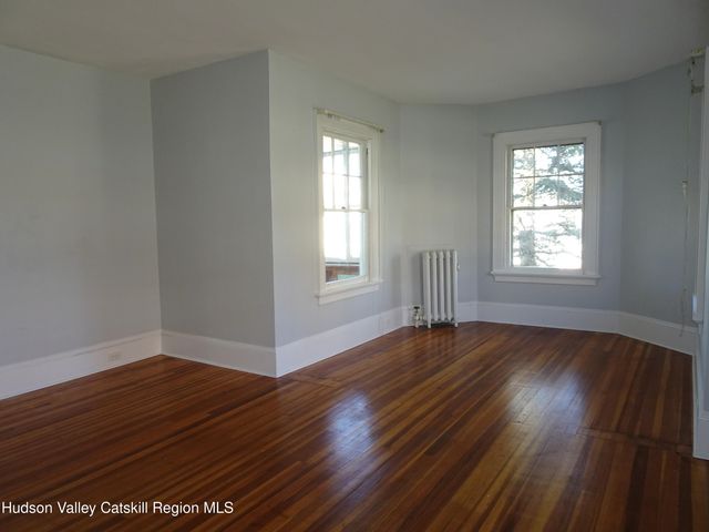 823-825 Columbia 3, Hudson, NY 12534