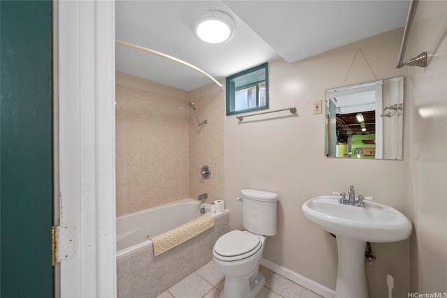 3925 Nioi Place, Honolulu, HI 96816