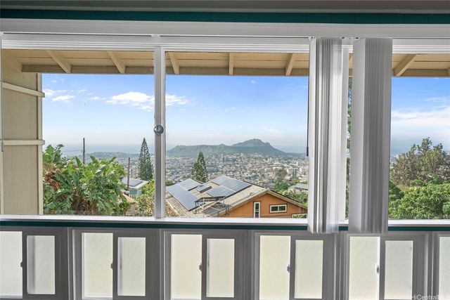 3925 Nioi Place, Honolulu, HI 96816