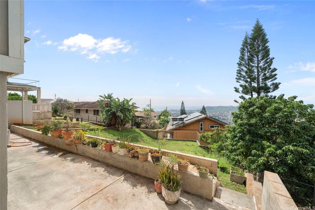 3925 Nioi Place, Honolulu, HI 96816