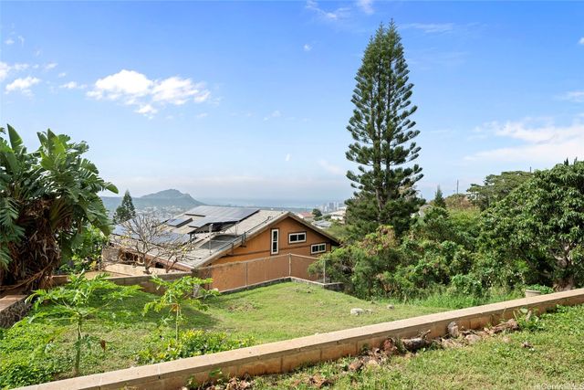 3925 Nioi Place, Honolulu, HI 96816