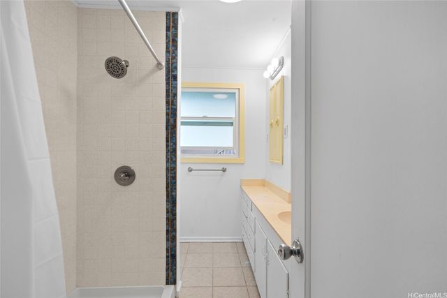 3925 Nioi Place, Honolulu, HI 96816