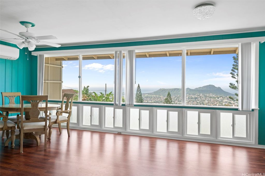 3925 Nioi Place, Honolulu, HI 96816