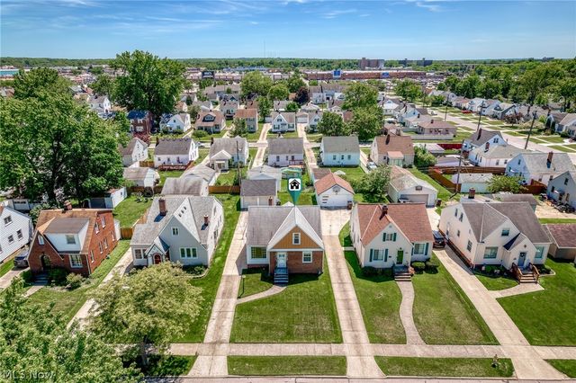 8315 Manorford Drive, Parma, OH 44129