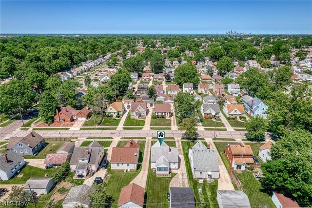 8315 Manorford Drive, Parma, OH 44129