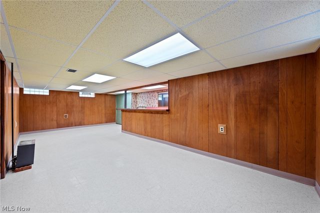 8315 Manorford Drive, Parma, OH 44129