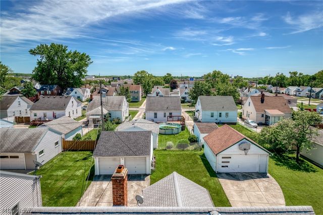 8315 Manorford Drive, Parma, OH 44129