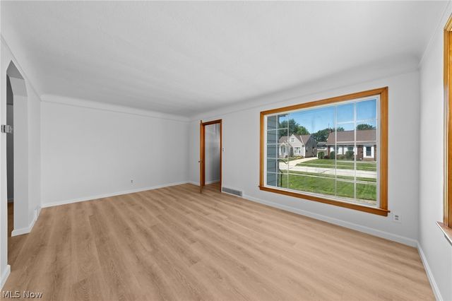 8315 Manorford Drive, Parma, OH 44129