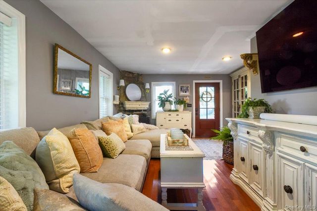 12 Philipse Road, Carmel, NY 10512