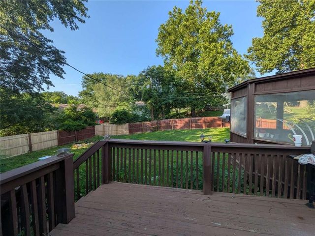 10709 Beacon Avenue, Kansas City, MO 64124