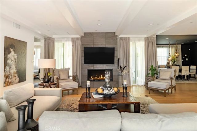 18806 Winnwood, Santa Ana, CA 92705