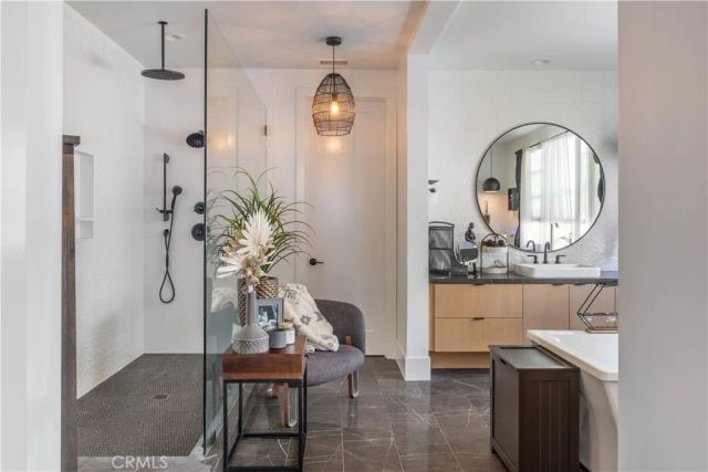 18806 Winnwood, Santa Ana, CA 92705