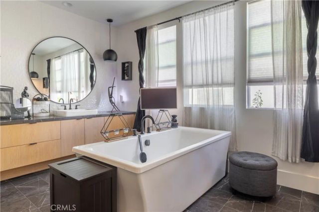 18806 Winnwood, Santa Ana, CA 92705