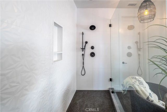 18806 Winnwood, Santa Ana, CA 92705