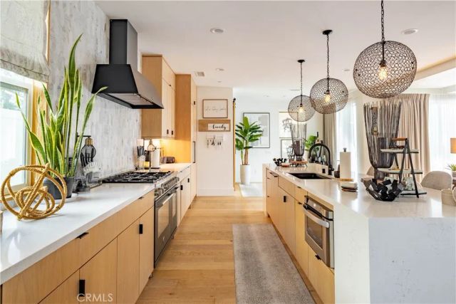 18806 Winnwood, Santa Ana, CA 92705