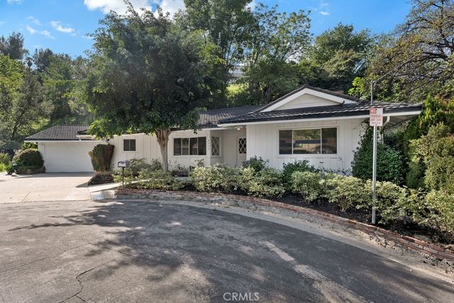 4775 Regalo Road, Woodland Hills, CA 91364