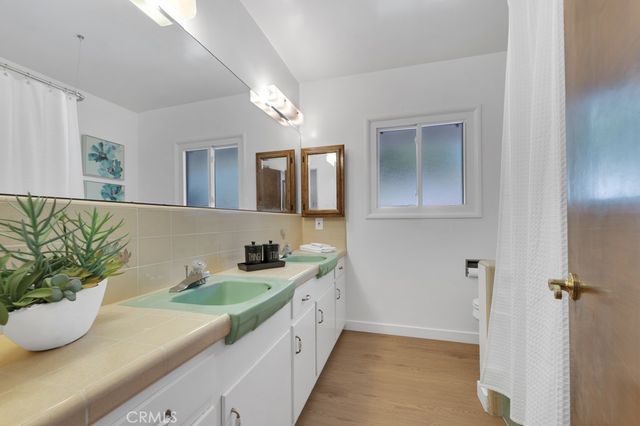 4775 Regalo Road, Woodland Hills, CA 91364