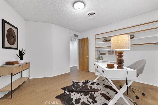 4775 Regalo Road, Woodland Hills, CA 91364