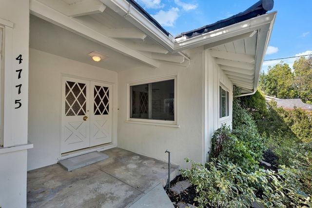 4775 Regalo Road, Woodland Hills, CA 91364