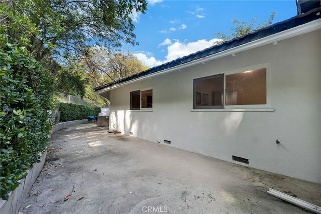 4775 Regalo Road, Woodland Hills, CA 91364