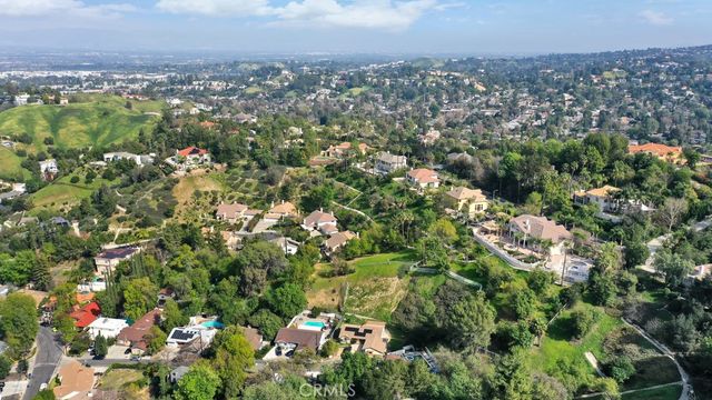 4775 Regalo Road, Woodland Hills, CA 91364