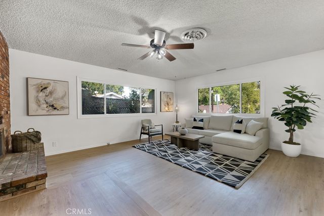 4775 Regalo Road, Woodland Hills, CA 91364