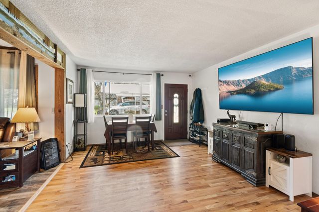 280 7th Street, Jacksonville, OR 97530