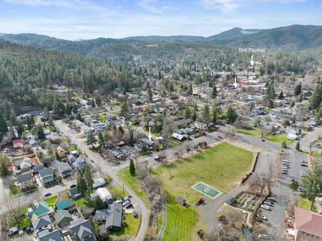 280 7th Street, Jacksonville, OR 97530