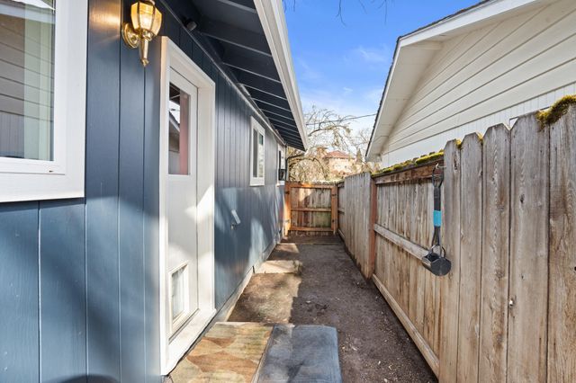 280 7th Street, Jacksonville, OR 97530