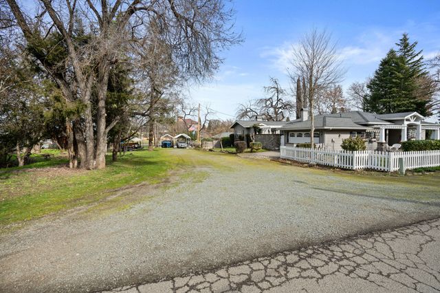 280 7th Street, Jacksonville, OR 97530