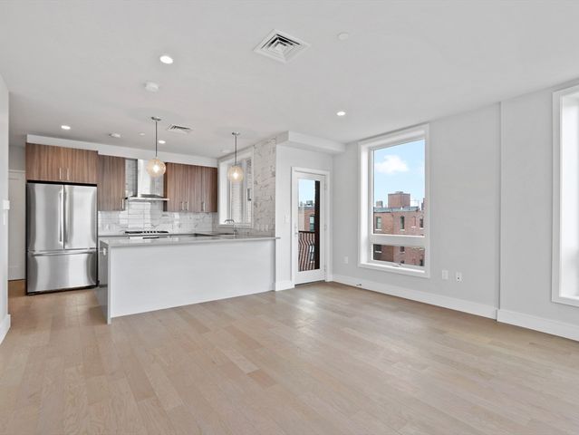 50 Symphony Rd 404, Boston, MA 02115