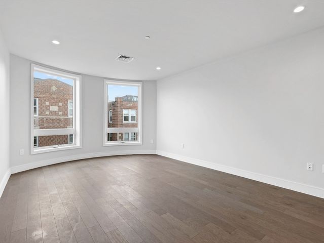 50 Symphony Rd 404, Boston, MA 02115