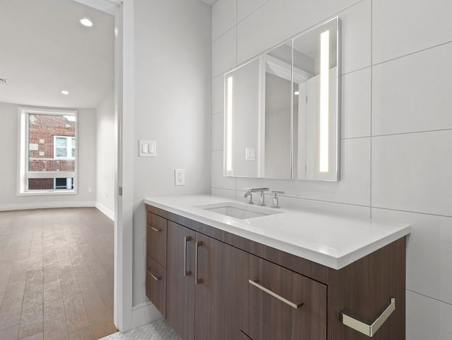 50 Symphony Rd 404, Boston, MA 02115